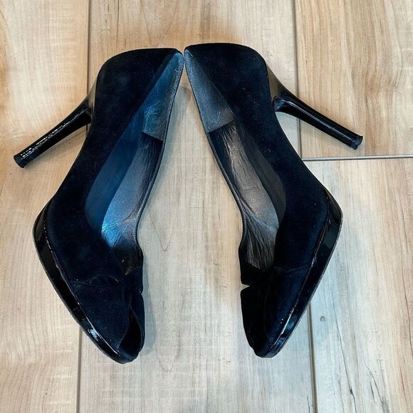 Stuart Weitzman Black Suede Heels Peep Toe Criss Cross Size 7.5 - Picture 7 of 16